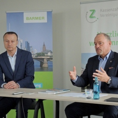 Startseiten-Motiv_Pressegespräch Barmer_KZVH_Martin Till u. Stephan Allroggen