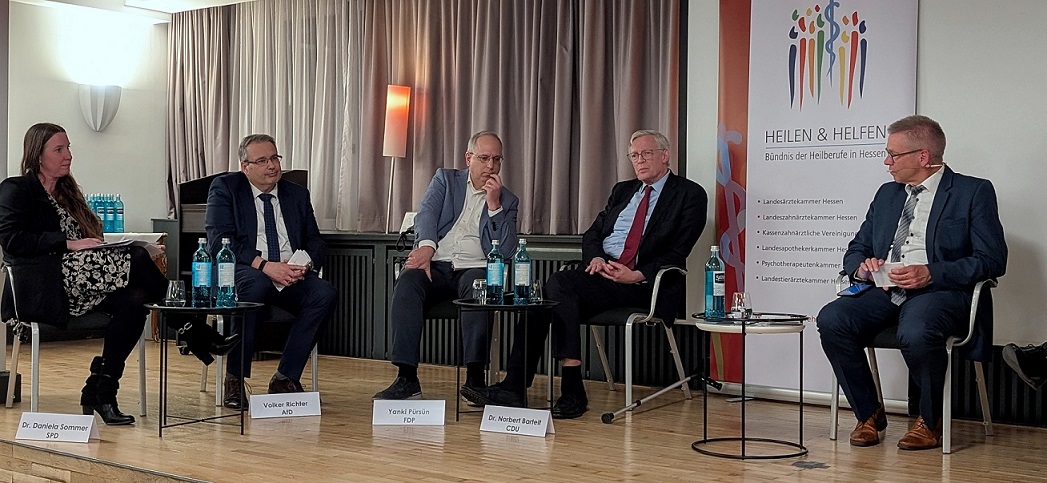 Bild_Parlam. Abend_Politiker_18.03.2025