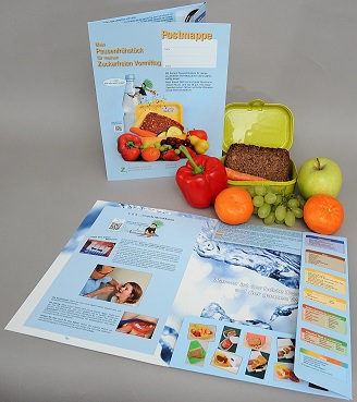 Vorschaubild_Postmappe_aufgeklappt_2025_Foto_Maul
