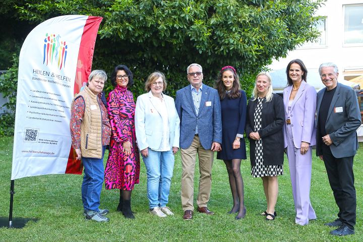Vorschaubild_Sommerempfang 2026_heilen und helfen_Gruppenfoto_web